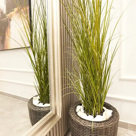 Luxury - Ia - Elegante Mini-suite I Stock *
